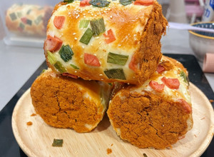 蔥花肉鬆麵包捲 的食譜成品照片