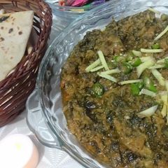 A picture of Gobhi Palak gosht.