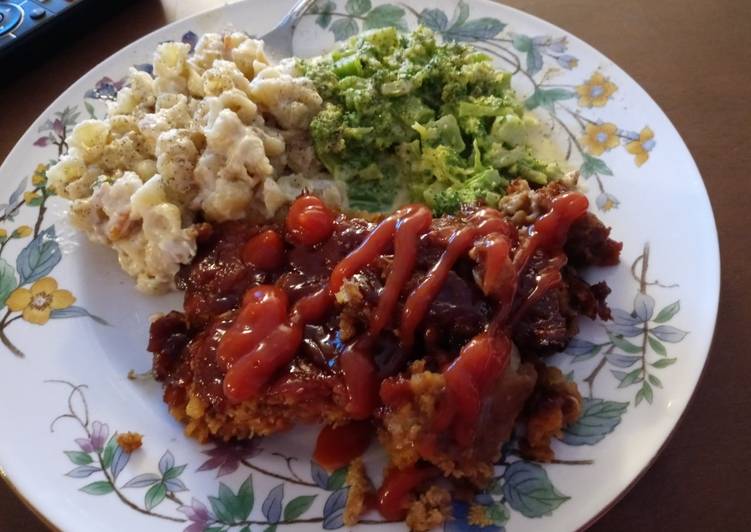 Steps to Make Super Quick Homemade Mexican Meatloaf with Baked Mac n&#39; Cheese and Cheesy Broccoli