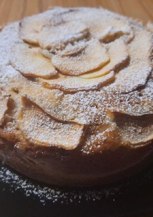 Una foto de Torta de Crema de leche y Manzana