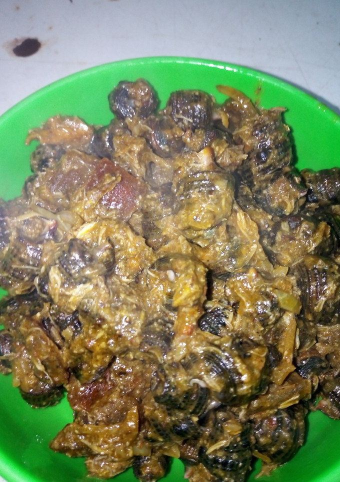 A picture of Piom Piom with Kpomo and Dryfish.