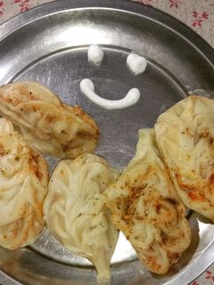 मोमोज (Momos recipe in hindi) रेसिपी मुख्य फोटो