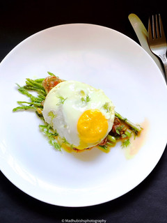 A picture of Arriabbata Sauce on Pan seared Chicken.