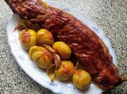Una foto de ribs de cerdo barbacoa