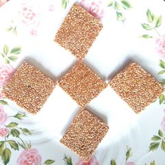 A picture of White sesame brittle.