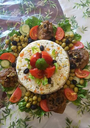 صورة لوصفة سلطة الروز مع الخضار مع اللحم محمر