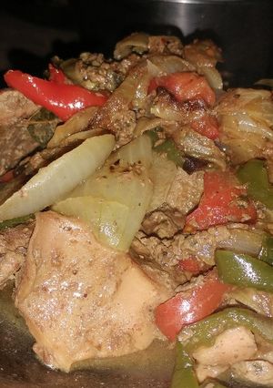 Una foto de Hígado encebollado con puré mixto