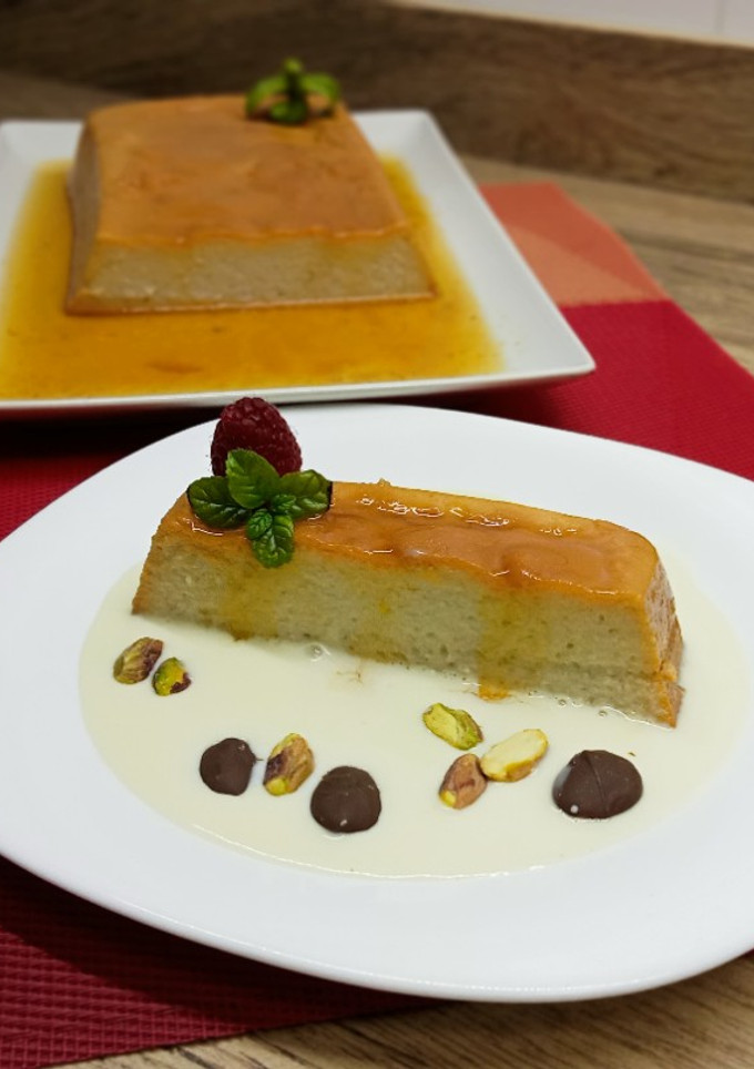 Una foto de Flan de chirimoya