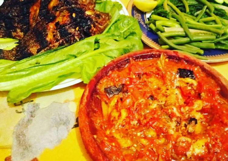 Ikan Bakar,sambal terong bakar,lalapan ala ibu ibu cairo 😊
