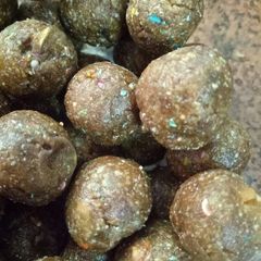 A picture of Dates and Gems balls.