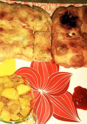 চিকেন মোগলাই পরোটা (Chicken Moghlai Paratha recipe in bengali) রেসিপির প্রধান ছবি