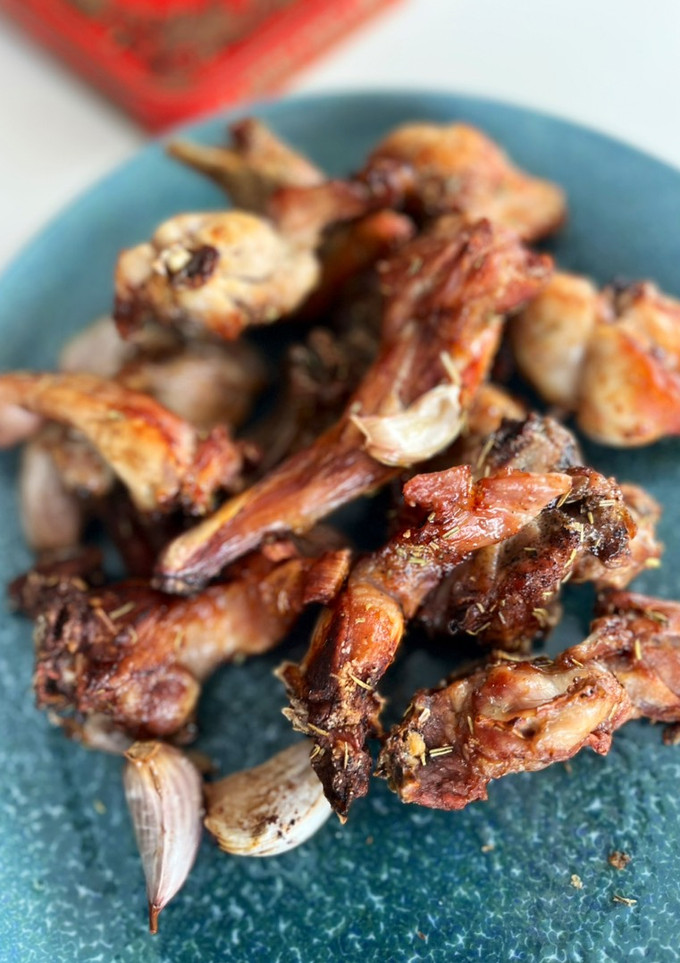 Una foto de Conejo frito al ajillo en Airfryer