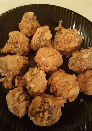 A picture of Heather's cracker mushrooms.