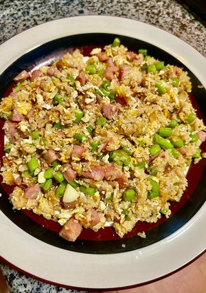 Hình của món Cơm Chiên Trứng, Xúc Xích Tươi Và Đỗ.
