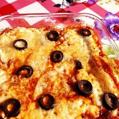 A picture of Flattened rice creamy pizza.
