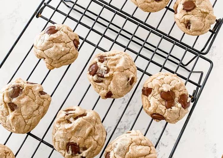 Easiest Way to Make Perfect Chocolate Chip Cookies