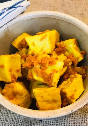 Hình của món Đậu hũ kho nghệ.