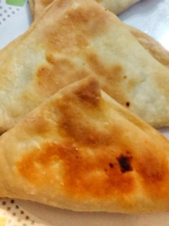 A picture of Aloo puff Paties.