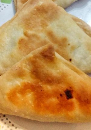 A picture of Aloo puff Paties.