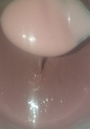 صورة لوصفة كريمة لتزيين الكيك سهلة وبسيطة ❤