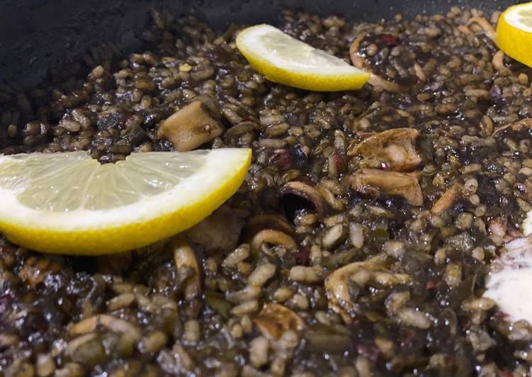 Arroz con chipirones