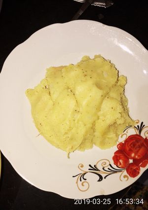 صورة لوصفة بطاطس مهروسه بالثوم 😋😋