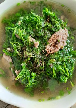Hình của món Canh Xà lách xoong mầm nấu thịt bò.