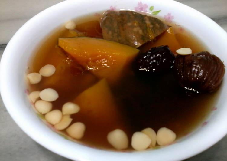 Easy Way to Make Super Quick Pumpkin with Almond and Date Soup