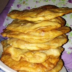 A picture of Turkish fried bread.