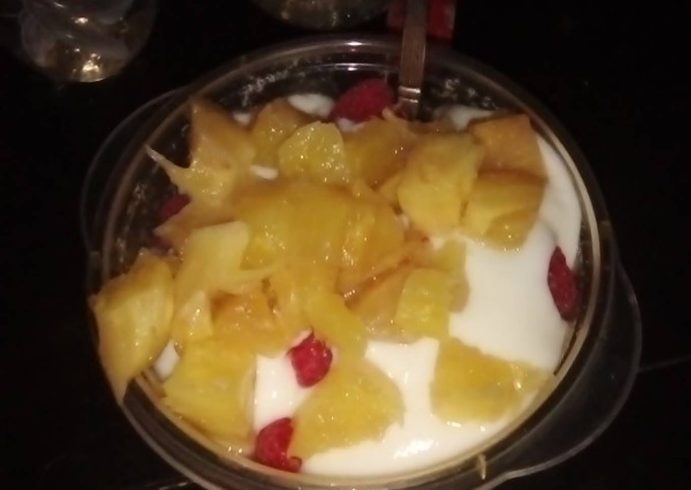 Fruit yogurt parfait