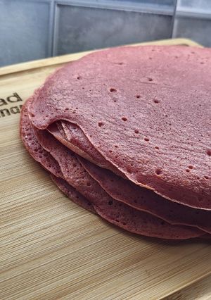 Una foto de Frilloas color rosa sin gluten (con remolacha)