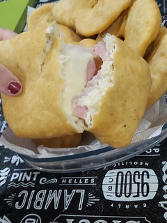 Una foto de Torta frita Rellena