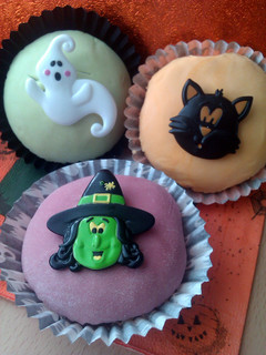 A picture of Vickys Cinnamon Spiced Cupcakes, GF DF EF SF NF.