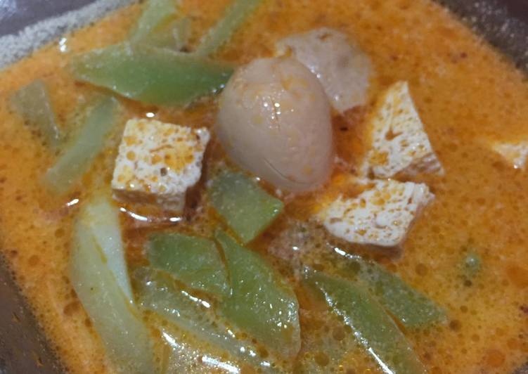 Resep Telur Tahu Labu Siam Masak Santan oleh Risca Dj - Cookpad