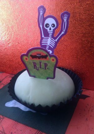 A picture of Vickys Halloween Cake Picks/Toppers, Decorating Ideas.