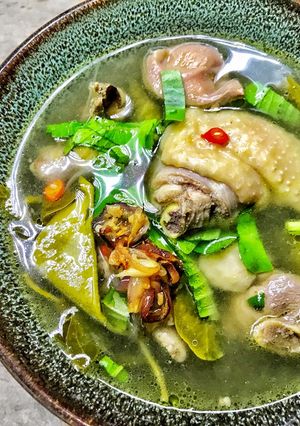 Hình của món Canh gà lá Giang.