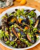 Mejillones en salsa de curry rojo y lima