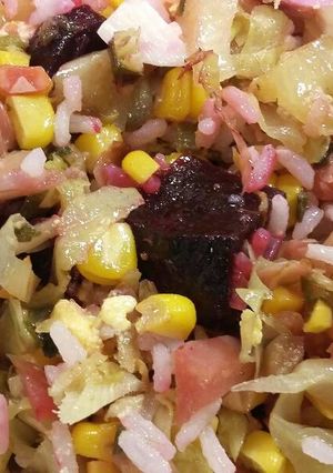 Una foto de Vianda para oficina 3 - Ensalada con arroz y vegetales varios