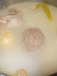 Una foto de Caldo de pollo