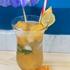 A picture of Leamon Soda with Mango Ice.