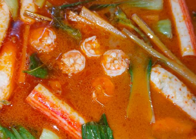 Resep Tom Yam Udang Steamboat Kuah Super Cantik Oleh Ajeng Putri Utari Cookpad