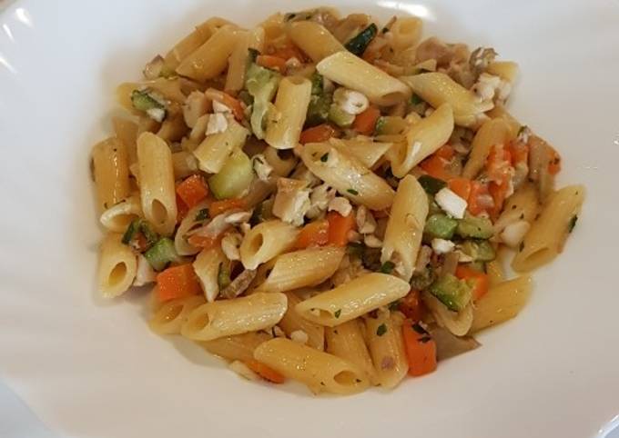 Mezze penne con orata e verdure