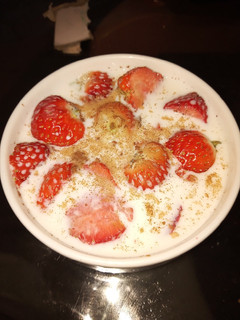 Una foto de Fresas con leche 😋