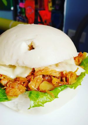 Foto resep Burger pao isi ayam suwir