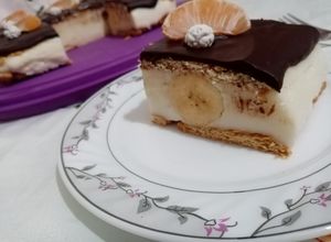 O poză a rețetei Prăjitura cu banane fără coacere.