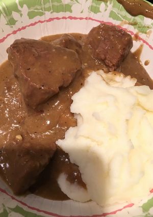 A picture of Beef Tips and Gravy.