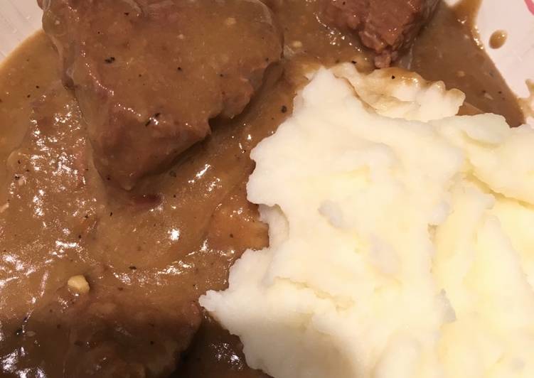 Steps to Make Award-winning Beef Tips and Gravy