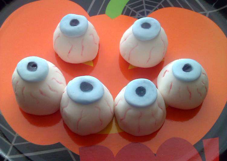 Recipe of Award-winning Vickys Halloween Bloodshot Eyeball Truffles GF DF EF SF NF