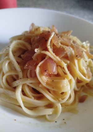 Una foto de Carbonara de huevo (la og)