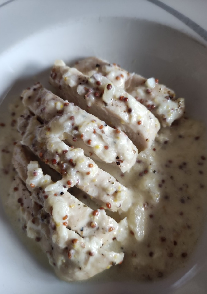 Una foto de Solomillo de pavo asado con salsa miel y mostaza en Mambo